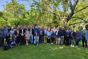 Delegation im Jardin de Roquelin