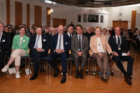 Geladene Gäste beim Empfang des Minsterpräsidenten Hendrik Wüst in Rhede am 13. April 2023 © Stadt Rhede