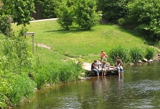 Familie am Steg